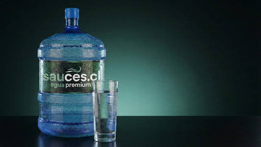 Agua purificada vs agua de la llave: comparación clara (y cuándo conviene cada una)