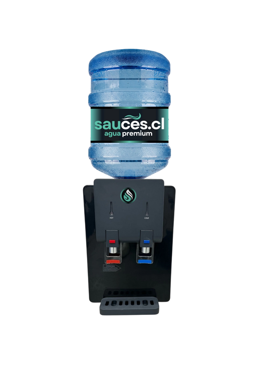 Dispensador de agua de sobremesa negro con botellón Sauces.cl instalado