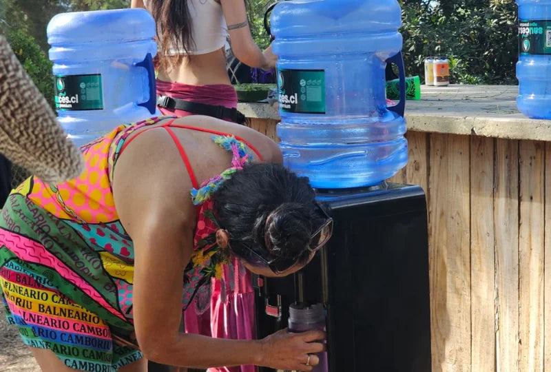 Punto de hidratación Sauces en evento en Cerro Manquehue