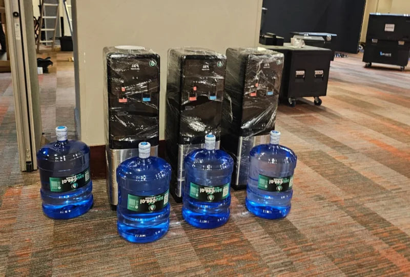 Bidones de agua Sauces en evento en Hotel Intercontinental