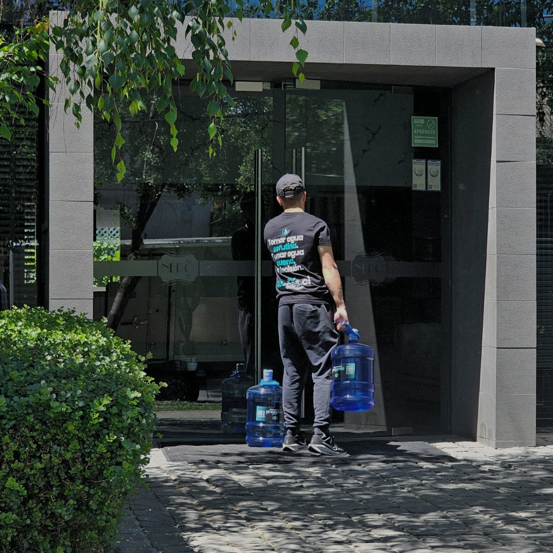 Reparto de agua purificada premium a domicilio en Providencia
